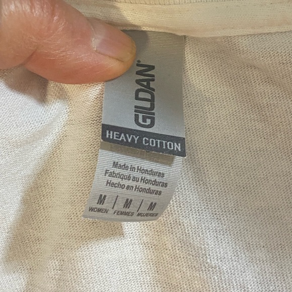 White cotton V-neck T with Lion transfer - Picture 2 of 2